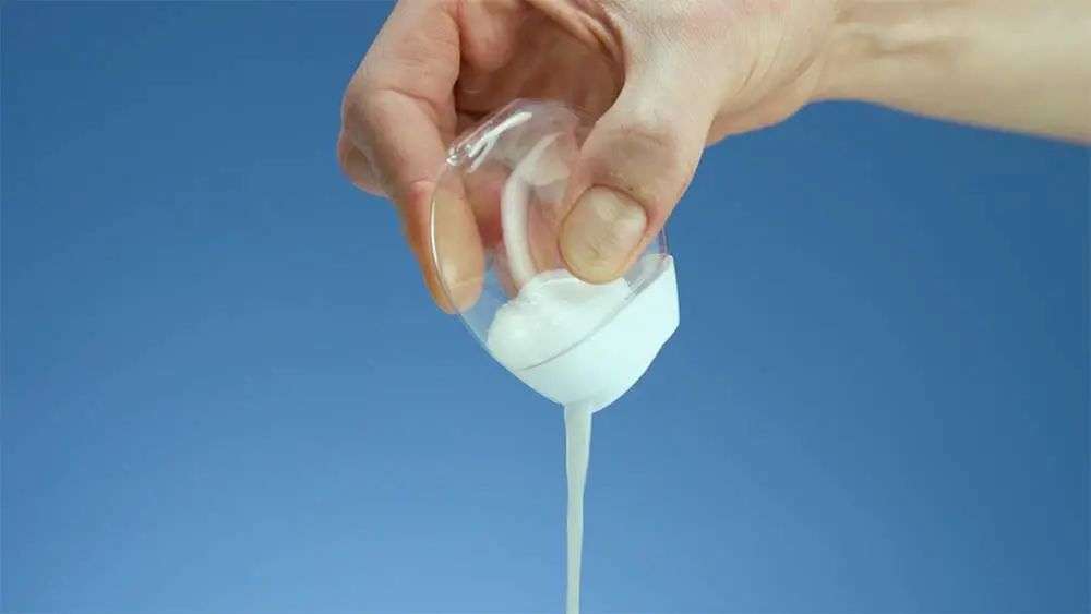 再也不用「擠牙膏」，高露潔換上的「潤滑劑」包裝，讓牙膏從此一滴不剩