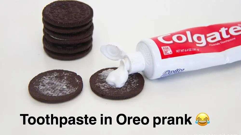 再也不用「擠牙膏」，高露潔換上的「潤滑劑」包裝，讓牙膏從此一滴不剩