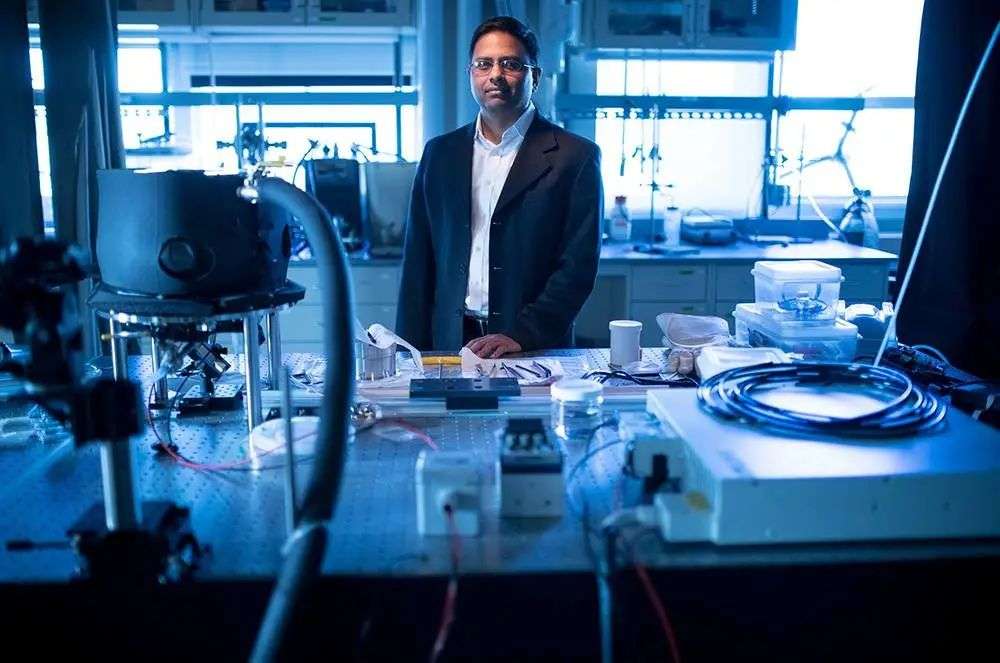 再也不用「擠牙膏」，高露潔換上的「潤滑劑」包裝，讓牙膏從此一滴不剩